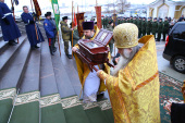 В Александро-Невском кафедральном соборе Нижнего Новгорода торжественно встретили ковчег с частицей мощей святого праведного Феодора Ушакова