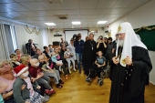De sărbătoarea Nașterii Domnului Sanctitatea Sa Patriarhul Chiril a vizitat Institutul de cercetări științifice în oncologie și hematologie pediatrică din Moscova