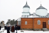 Adepții structurii bisericești din Ucraina recunoscute de către Constantinopol ocupă cu forța lăcașele Bisericii Ortodoxe din Ucraina