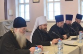 În cadrul Lecturilor educative în cinstea Nașterii Domnului mitropolitul de Volokolamsk Ilarion s-a întâlnit cu reprezentanții școlilor de teologie ale Bisericii Ortodoxe Ruse