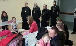 Митрополит Смоленский Исидор и епископ Тарусский Серафим посетили в калужской больнице пострадавших в ДТП и совершили панихиду на месте трагедии