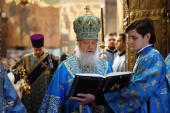 В праздник Сретения Господня Святейший Патриарх Кирилл совершил Литургию в Успенском соборе Московского Кремля