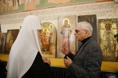 Святейшему Патриарху Кириллу переданы десять дореволюционных икон, хранившихся в фондах «Мосфильма»