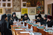 На заседании Учебного комитета при Синоде Украинской Православной Церкви были рассмотрены актуальные вопросы духовного образования