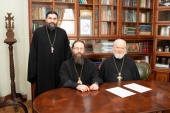 A fost semnat acordul de colaborare dintre Mănăstirea Pusia Optina și Universitatea „Sfântul Patriarh Tihon”