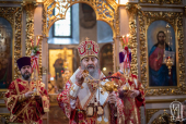 В понедельник Светлой седмицы Предстоятель Украинской Православной Церкви совершил Литургию во Флоровском монастыре Киева