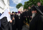 Sanctitatea Sa Patriarhul Chiril a vizitat Seminarul teologic din Pererva și gimnaziul ortodox de învățământ general în numele mitropolitului Platon (Levșin)
