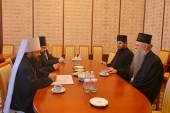 Președintele Departamentului pentru relațiile extrene bisericești s-a întâlnit cu un ierarh al Patriarhiei Sârbe