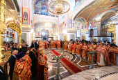 Vizita Patriarhului la Mitropolia de Sankt-Petersburg. Sfințirea Catedralei „Învierea lui Hristos” a Mănăstirii Novodevici. Dumnezeiasca Liturghie