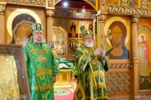 В день памяти преподобного Серафима Саровского Патриарший экзарх всея Беларуси совершил Литургию в Серафимовском приходе Минска