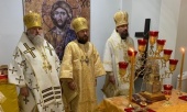 Митрополит Волоколамский Иларион совершил Божественную литургию в храме Рождества Христова г. Тагайтай