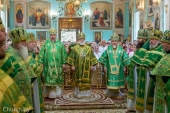 De ziua pomenirii Sfintei Cuvioase Manefa de Gomel exarhul Patriarhal al întregii Belarus a săvârșit Dumnezeiasca Liturghie în Catedrala episcopală „Sfinții Apostoli Pentru și Pavel”