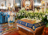 Slujirea Patriarhului în ajunul sărbătorii Adormirii Preasfintei Născătoare de Dumnezeu în Catedrala „Hristos Mântuitorul” din Moscova