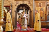 У день пам'яті святителя Московського Петра Святіший Патріарх Кирил звершив Літургію в Успенському соборі Московського Кремля