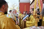 В день памяти святителя Московского Петра Святейший Патриарх Кирилл совершил молебен в Высоко-Петровском ставропигиальном монастыре