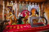 Slujirea Patriarhului de ziua pomenirii Sfântului Ierarh al Moscovei. Dumnezeiasca Liturghie în Catedrala „Adormirea Maicii Domnului” din Kremlinul Moscovei