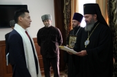 Архиепископ Элистинский Юстиниан поздравил Бату Хасикова с официальным вступлением в должность Главы Калмыкии