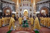 В Неделю 16-ю по Пятидесятнице Святейший Патриарх Кирилл совершил Литургию в Храме Христа Спасителя