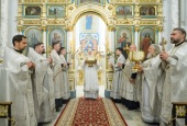 В праздник Рождества Христова Патриарший экзарх всея Беларуси совершил Литургию в Свято-Духовом кафедральном соборе Минска