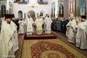 De ziua pomernirii Sfinților Mucenici de la Nicomedia exarhul Patriarhal al întregii Belarus a săvîrșit Dumnezeisca Liturghie la Mănăstirea „Adormirea Maicii Domnului” din Jirovici