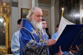 Sanctitatea Sa Patriarhul Chiril a săvîrșit înconjurul Moscovei cu Icoana Maicii Domnului „Umilenie” și a condus Utrenia cu citirea Acatistului Preasfintei Născătoare de Dumnezeu