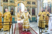 В Неделю 4-ю по Пятидесятнице Патриарший экзарх всея Беларуси совершил Литургию в Свято-Духовом кафедральном соборе Минска