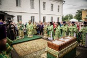 В Томской митрополии молитвенно отпраздновали 25-летие обретения мощей праведного Феодора Томского
