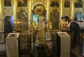 Патриарший наместник Московской епархии совершил Литургию в Успенском храме подмосковного села Жилино