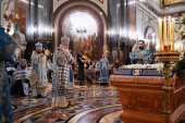 Sanctitatea Sa Patriarhul Chiril a săvârșit Untrenia cu rânduiala Prohodului Preasfintei Născătoare de Dumnezeu în Catedrala „Hristos Mântuitorul”