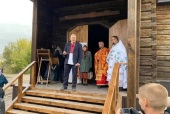 OCU supporters captured a church of Ukrainian Orthodox Church at Belovezhi village, Chernigov region