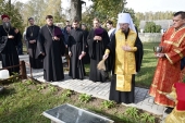Предстоятель Белорусской Православной Церкви освятил памятный камень и мемориальную доску на месте разрушенного храма в деревне Бродец