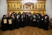 Locțiitorul Lavrei „Sfânta Treime” a Cuviosului Serghie a înmânat distincții bisericești viețuitorilor și clericilor așezământului monahal