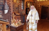 У Неділю 23-у після П'ятидесятниці Святіший Патріарх Кирил звершив Літургію в Олександро-Невському скиту і підніс молитви за жертв ДТП