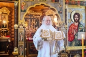 În Duminica a 33-a după Cincizecime Sanctitatea Sa Patriarhul Chiril a săvârșit Dumnezeiasca Liturghie la schitul „Sfântul Alexandru Nevski”