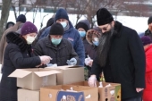 Епархии Украинской Православной Церкви провели ряд благотворительных акций по оказанию помощи медикам и нуждающимся
