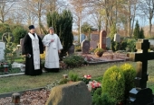 В 75-ю годовщину со дня рождения архиепископа Лонгина (Талыпина) на его могиле совершена панихида