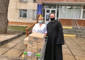 Епархии Украинской Православной Церкви продолжают помогать медикам и нуждающимся