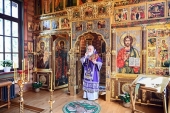 В Неделю 5-ю Великого поста Святейший Патриарх Кирилл совершил Литургию в Александро-Невском скиту