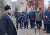 Лития по чернобыльцам отслужена в память 35-летия аварии на ЧАЭС на мемориале в Сестрорецке