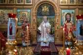 В праздник Воскресения Христова митрополит Астанайский Александр совершил праздничную великую вечерню в Софийском соборе Алма-Аты