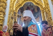 Блаженнейший митрополит Киевский Онуфрий возглавил Пасхальную вечерню в Киево-Печерской лавре