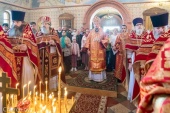 В день Радоницы Патриарший экзарх всея Беларуси совершил Литургию и панихиду в храме на Северном кладбище города Минска