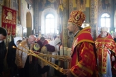 В Неделю святых жен-мироносиц Патриарший экзарх всея Беларуси совершил Литургию в Марии-Магдалининском храме города Минска