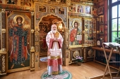 В день отдания праздника Пасхи Святейший Патриарх Кирилл совершил Литургию в Александро-Невском скиту