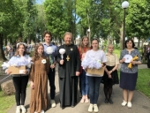 Рославльская епархия провела масштабный благотворительный праздник «Белый цветок»