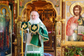 Slujirea Patriarhului de sărbătoarea Sfintei Treimi la schitul „Sfântul Alexandru Nevski”