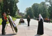 Sanctitatea Sa Patriarhul Chiril a depus o coroană de flori la mormântul Ostașului Necunoscut lângă Zidul Kremlinului