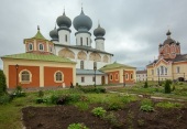 Митрополит Санкт-Петербургский Варсонофий совершил Литургию в Успенском Тихвинском монастыре