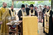 Patriarchal Exarch for All Belarus conducts the Office for Laying the Foundation of an Old-Rite church