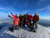 К Международному дню альпиниста православная молодежь Урала совершила восхождение на Эльбрус